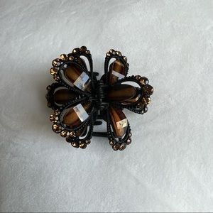 Metal claw clip for hair